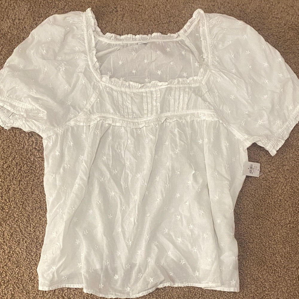 Old Navy White Blouse with Delicate Embroidery